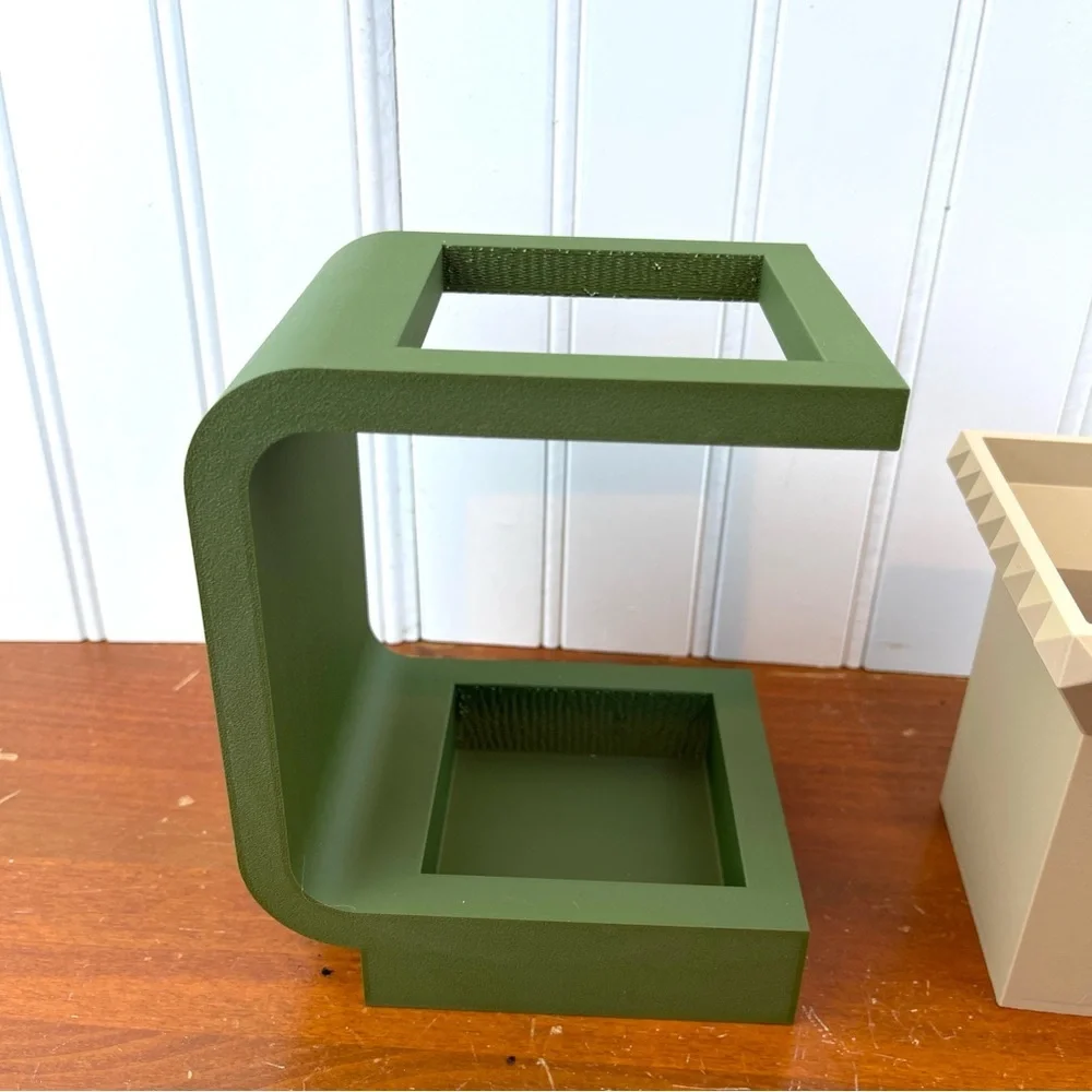 The Daka Planter, Planter with Stand, Indoor Flower Pot, Succulent